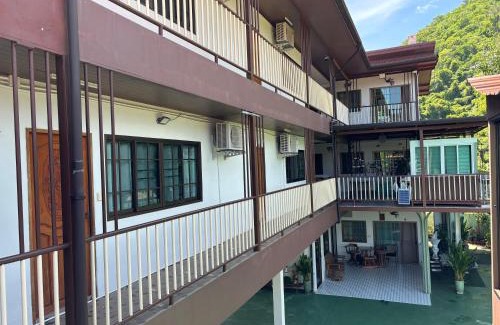 Nong Nam Daeng House | บ้านเพชรพวงเขาใหญ่