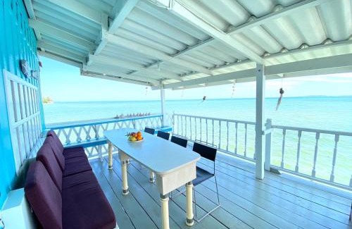 Mae Pim House | บ้านในทะเล (Baan Nai Talay)