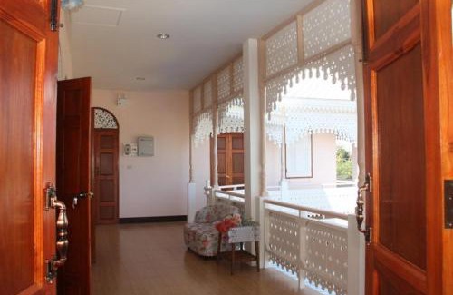 Hua Wiang House | มิสหลุยส์เกสเฮ้าท์