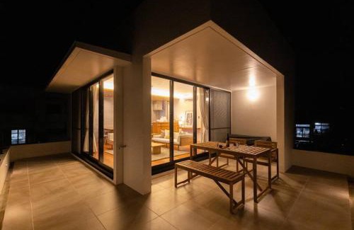 Ueno Villa | オーシャンビューの新築インテリアデザインを貸切!テラス付きの宿で最高の休日をお楽しみください