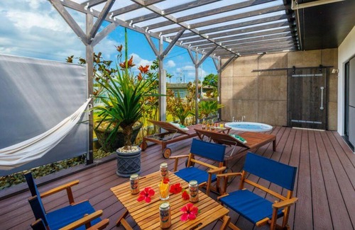 Yonashiroteruma Villa | テラスでBBQ&サウナ&ジャグジー付き 築浅おしゃれな貸別荘 最大16名宿泊可能 Cottage Uruma