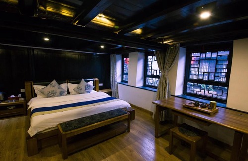 Fenghuang Hotel | 一方砚·旅拍体验民宿
