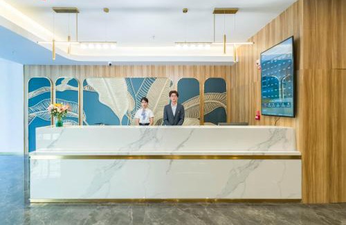 Urumqi City Centre Hotel | 万信至格酒店人民电影院南门地铁站店