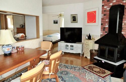 Asahikawa House | 丘の上白亜の洋館風別荘静かな小さなお宿Guest House Itoh 2名様から6名様