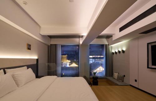 Shizhong District Hotel | 乐山L私汤江景酒店乐山大佛店leshan