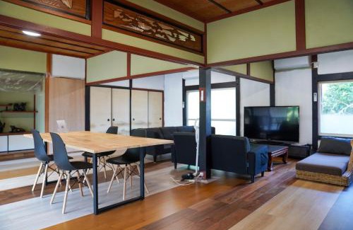 Shiga Prefecture Apartment | 和風グランピング LYS AIBA House 一 わんちゃんと泊まれる一棟貸古民家一Japanese Style Glamping Dog Friendly Private Villa