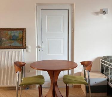 Karpenisi Apartment | 哈兰德里静谧花园套房