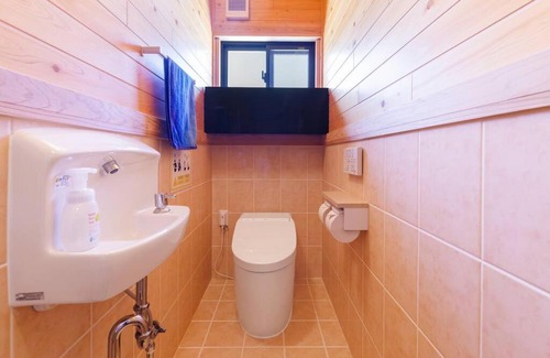 Kadena-cho House | 宇堅ビーチまで車で3分 琉球古民家を堪能できる貸切別荘 洋奈月