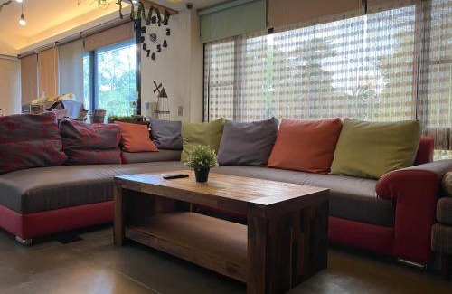 Anping Bed & Breakfast | 安平小洋房 烤肉包棟民宿Villa 免費停車