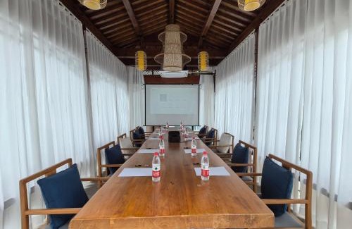 Qingpu Hotel | 定士居水晶酒店上海虹桥火车站国家会展中心店
