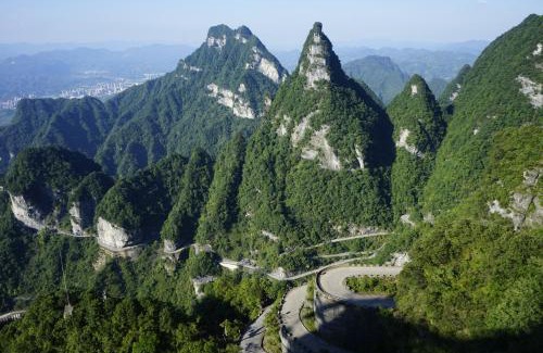 Yongding Apartment | 张家界博亭安屿设计师民宿