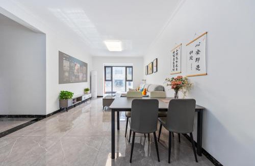 Yongding Apartment | 张家界博亭安屿设计师民宿