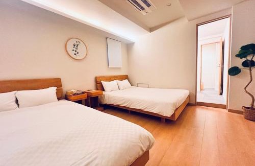 Yushima Apartment | 最大4人 宽敞双床房 东京上野超级中心 设计师房间Yaoc 上野公园3分钟 车站1分钟 超级繁华 免费wifi 戴森吹风