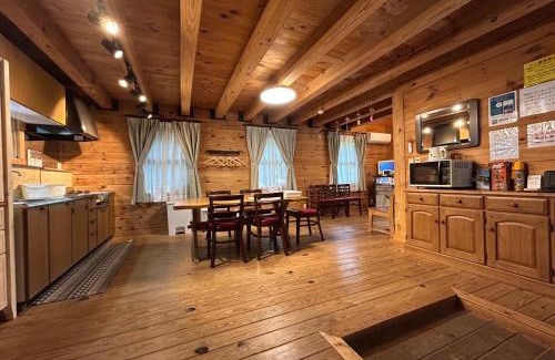 Ito Villa | 松川湖の目の前に佇む貸切ログハウス 1棟貸切 バーベキュー ペット相談可 長期滞在 カラオケ ファミーユ松川湖