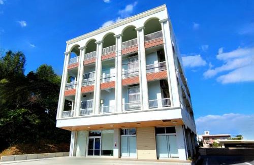 Kadena-cho Apartment | "沖縄の美ら海をイメージしたコンセプトルーム, 100インチスクリーン&,プロジェクターで映画三昧!, ゆったり64平米2LDK" Villa Blu Okinawa Chatan 3-3 ヴィラブルー沖縄北谷3-3