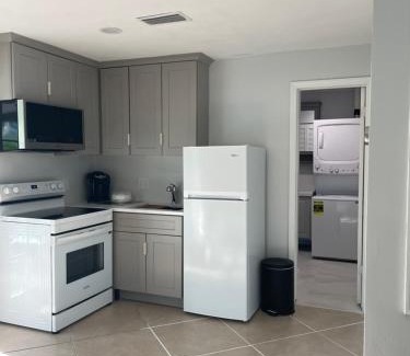 Shore Acres House | 海湾景观休闲独立屋可垂钓靠近达利博物馆