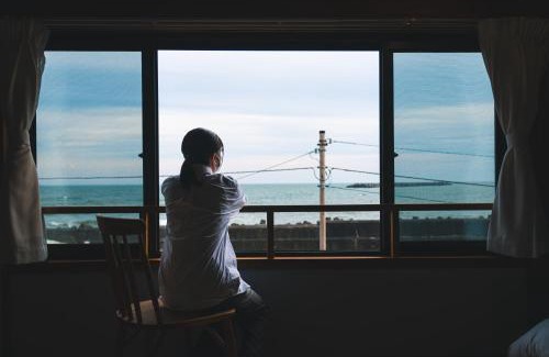 Choshi House | 町に停泊する港のフロント moyai 舫