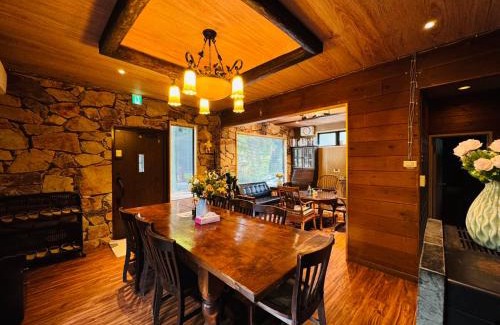 Hakone Ski Chalet | 箱根シャレー コンビニ近く 海賊船に乗ろう 箱根中心