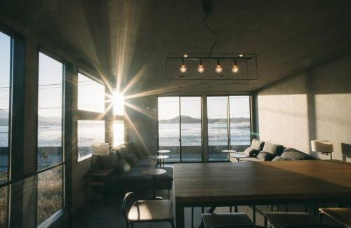 Kofuji Villa | 糸島STAYｘCafe 海のみちひき-小富士あたり-