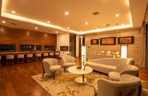 Pingjiang County Hotel | 自在平江野奢度假酒店