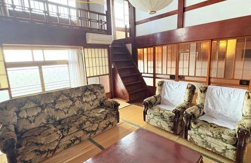 Sado House | 自然に囲まれた海沿いの広い一軒家 貸切 佐渡 古民家 レッドジャスパーRedjasper