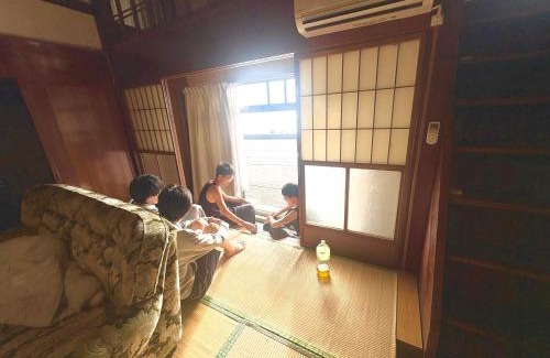 Sado House | 自然に囲まれた海沿いの広い一軒家 貸切 佐渡 古民家 レッドジャスパーRedjasper