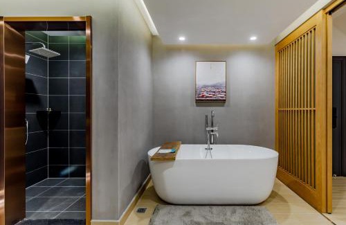Yi County Hotel | 黄山吉至黟山云精品酒店 宏村店