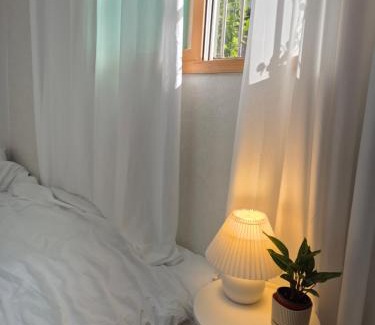 Ikseon-dong Hanok Village Villa | 종로익선 스테이