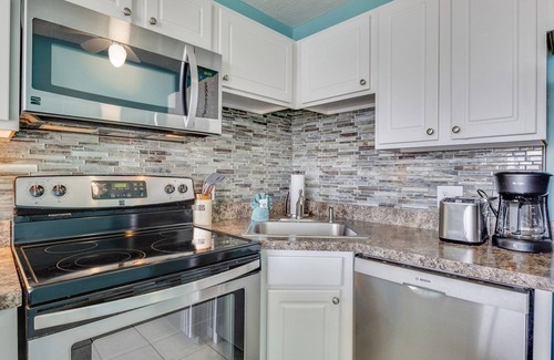 Wilmington Beach Condo | 0402 Modern Greece 1 Bedroom Condo