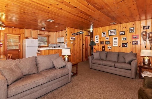 Big Bear Lake Cabin | 047 - Aspen Hideaway