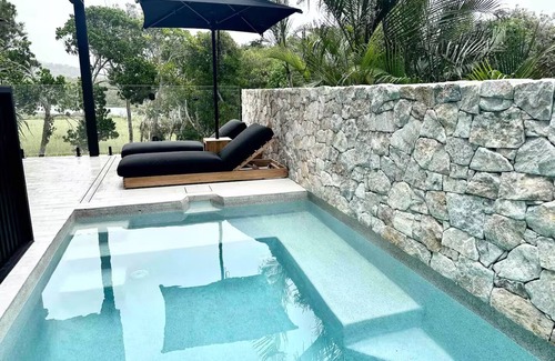 Suffolk Park House | #06 Modern 5 Star Luxury w/Pool on Tallows Beach