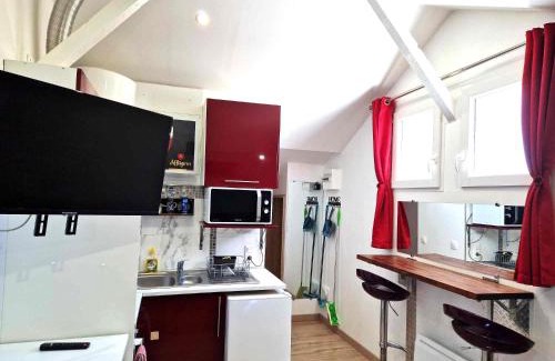 Razac-sur-l'Isle Apartment | 08 - Très joli studio tout équipé pour 2 personnes, avec lit double, parking privatif gratuit, grand fourgon possible, tout le linge de maison est fourni