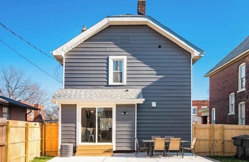 Livingston Park House | 09) Large 3 bedroom with Hot Tub & Fenced Yard!