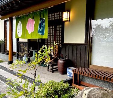 Imari House | 1日1組様限定アスパラの収穫体験と庭でバーベキューが楽しめる民宿うめむら