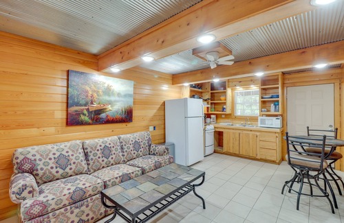 Heber Springs Cabin | 1/2 Mi to Greers Ferry Lake: Quiet Cabin w/Porch