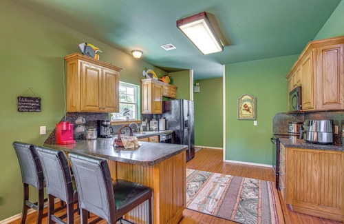 Kingston House | 1/2 Mi to Lake Texoma: Home w/Fire Pit & Grill!