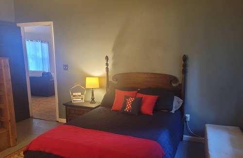Oxford House | 1.5 mi to campus/2 mi to square. 2 bedroom/ 2 bath house with fenced in backyard