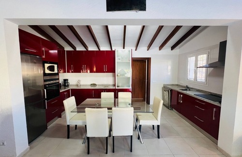 Pinar del Advocat Ski Chalet | 1.5km from L'Ampolla Beach and town | Comfortable | 3 double bedrooms |