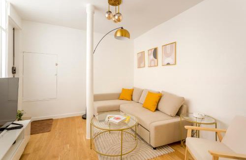 2nd Arrondissement Apartment | 1 BDR Bourse -Opera with AC