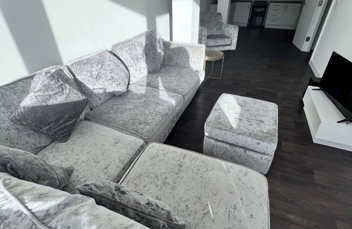 Ladywell Apartment | 1-Bed Apartment Sleeps 2 - Balcony - WiFi