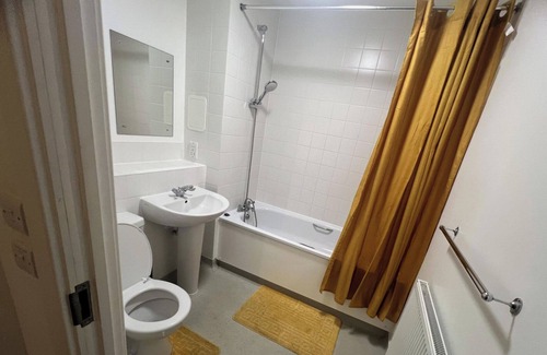 Ladywell Apartment | 1-Bed Apartment Sleeps 2 - Balcony - WiFi