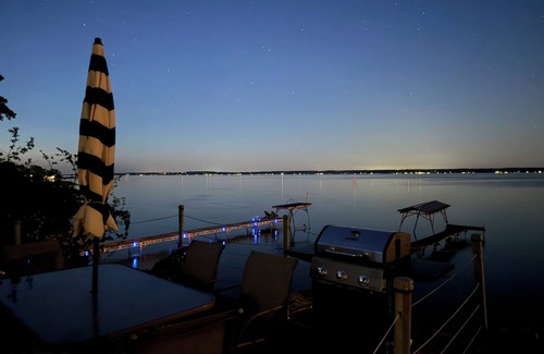 Town of Benton Cottage | 1 bed/ba lakeside cottage, large deck, west side of Seneca Lake. Pet Friendly!