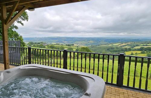 Saint Ann's Chapel House | 1 Bed Cabin-Sleeps 2 Hot Tub Garden Views Pets