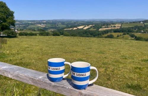 Saint Ann's Chapel House | 1 Bed Cabin-Sleeps 2 Hot Tub Garden Pets Views