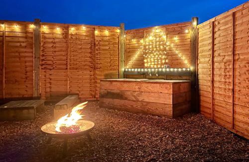 Mortehoe House | 1 Bed Cabin - Sleeps 2 - Pets - Garden - Parking