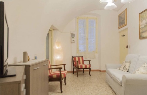 Dolceacqua Apartment | 1 Bed Flat - Sleeps 2 - Parking