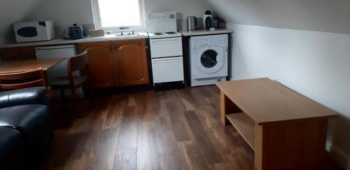 Inverness Apartment | 1 Bed Flat - Sleeps 4 - Garden - Parking - Wifi