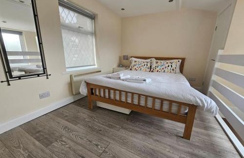 Luton Apartment | 1 Bed House Luton town center