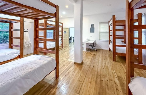 Crawfish Rock Hotel | 1 Bed in a Shared Hostel Room (Female #3)