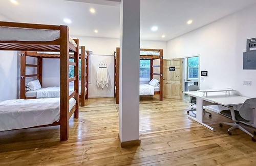 Crawfish Rock Hotel | 1 Bed in a Shared Hostel Room (Female #3)